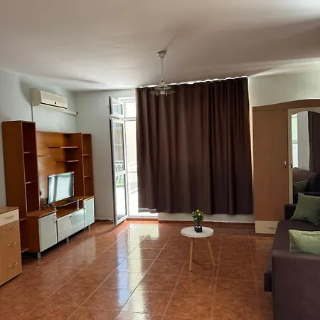 александър *