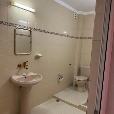 александър شقة *