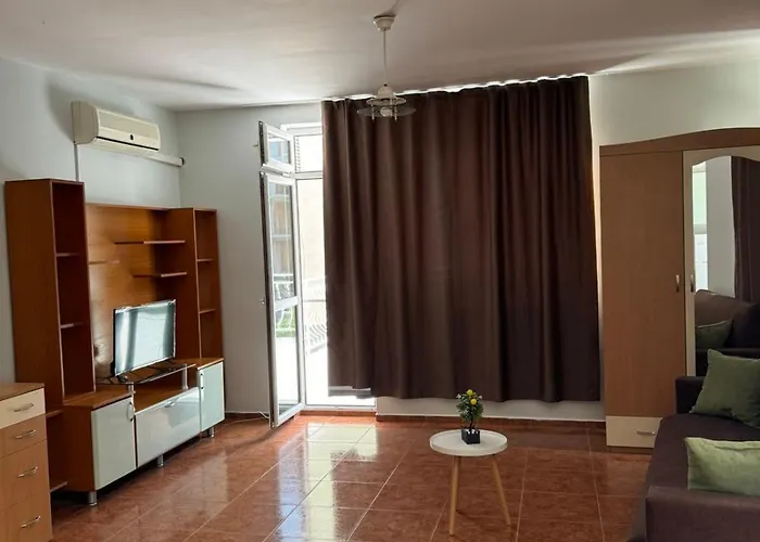 александър *